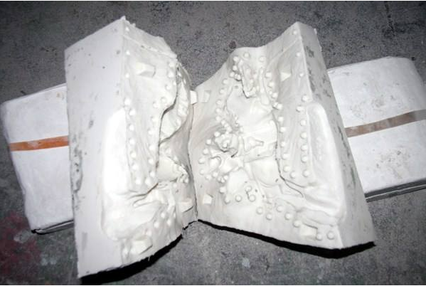 如何避免模具硅膠制品破裂？